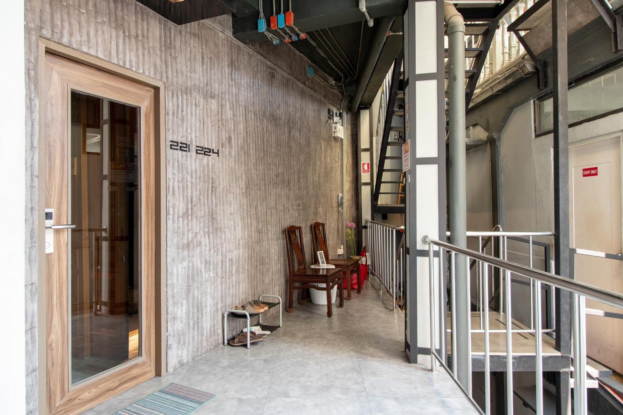 Loftel 22 Hostel Bangkok Exterior foto